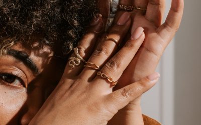 Des bijoux interdits : les parures au cœur des scandales historiques